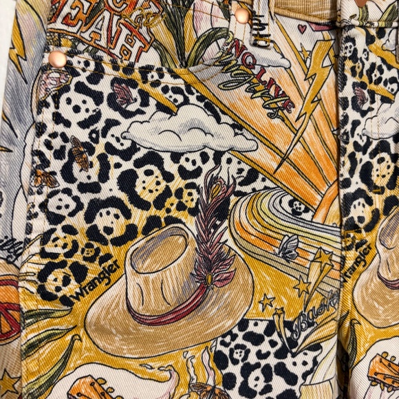 Lainey Wilson X Wrangler Bellbottom Jeans - Picture 3 of 7